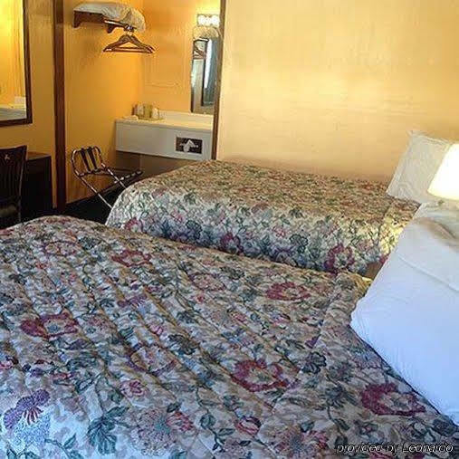 Travelers Lodge Beatrice Luaran gambar